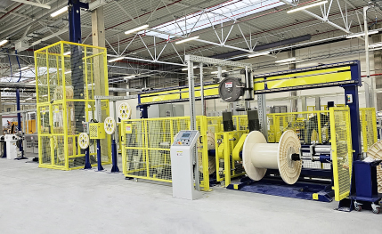 Extruderingsmaskin för tråd och kabelmantel